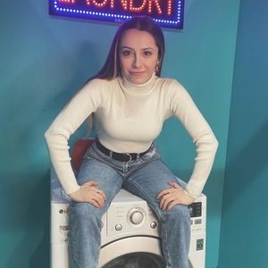 Meet your Posher, Emily